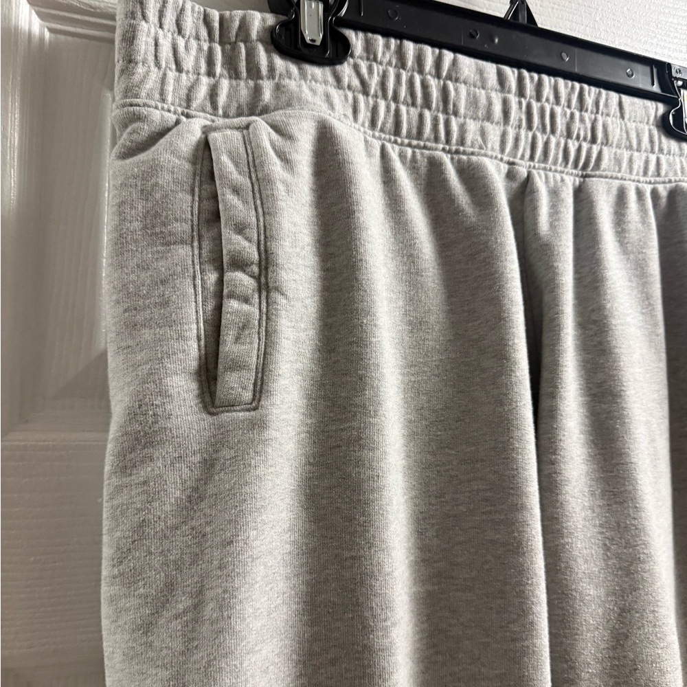 Aerie Light Gray Joggers - Picture 4 of 9